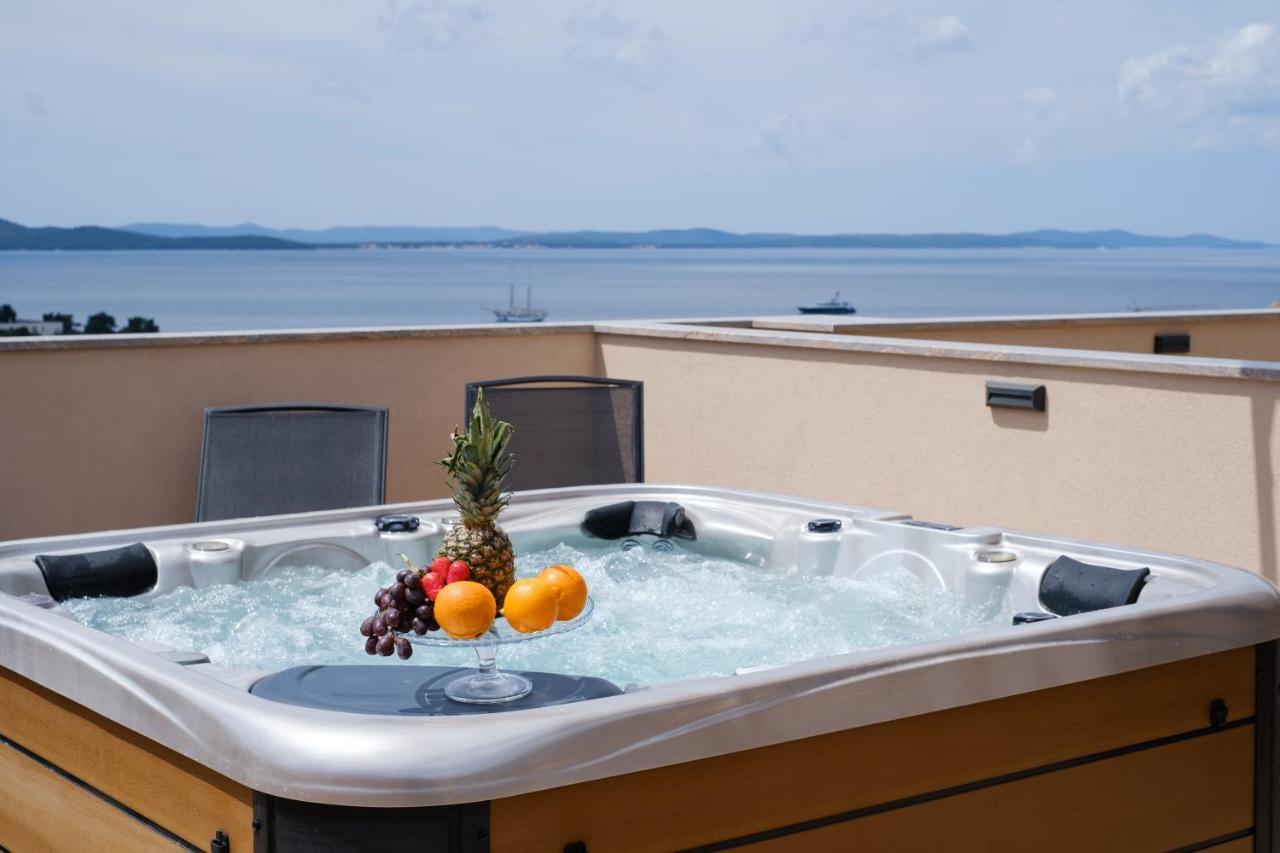 Luana With Private Jacuzzi Apartmán